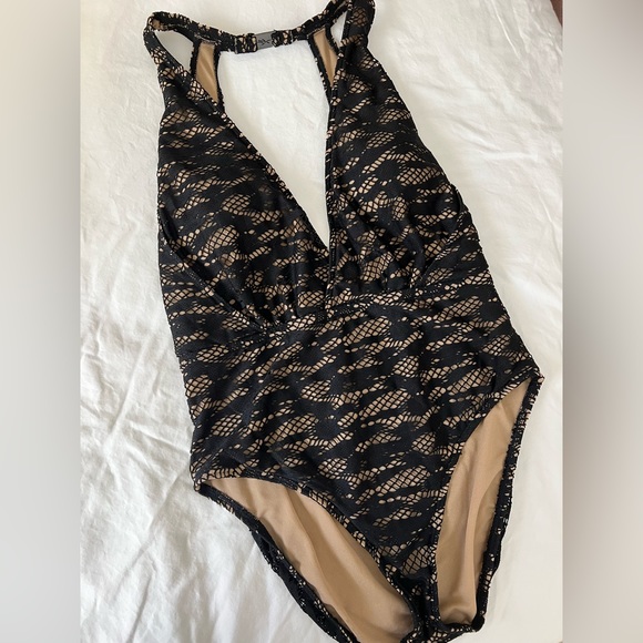 Kenneth Cole Lace One Piece - Picture 2 of 6